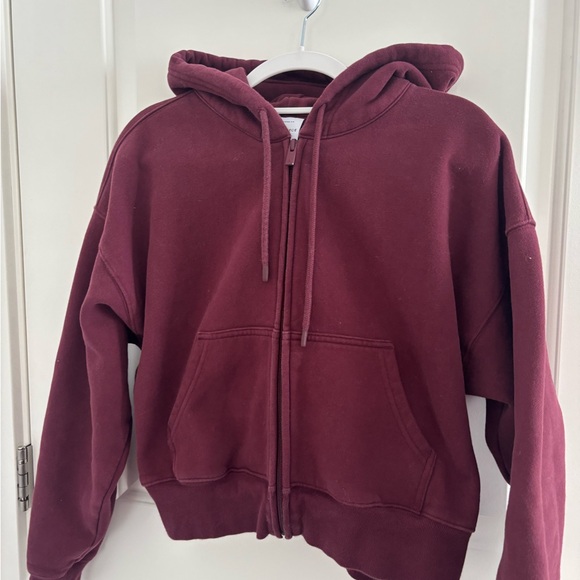 Aritzia Boyfriend/Mega Fit Sweatfleece Cozy Fleece Burgundy Hoodie and Pant Set - Picture 5 of 16